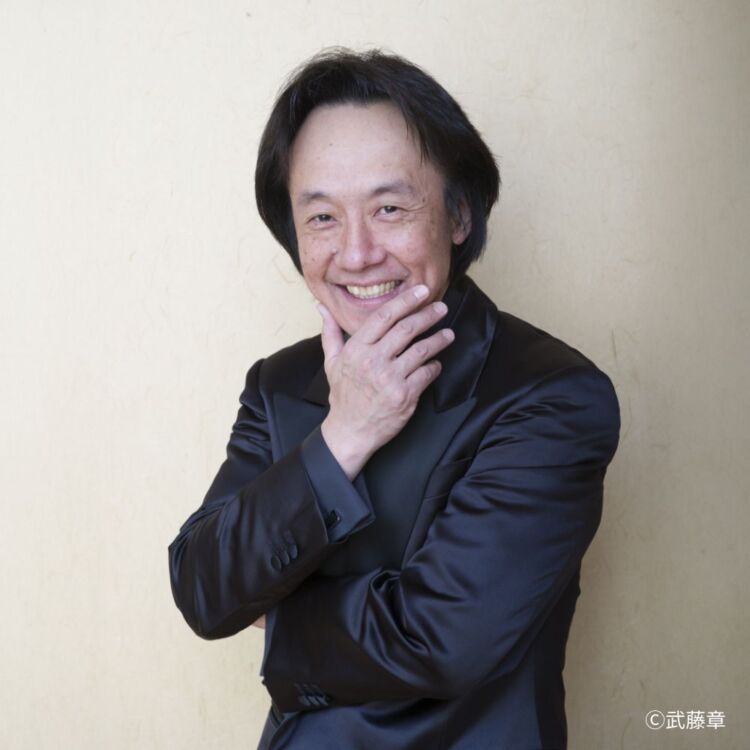 上岡敏之 ピアノ・リサイタル
名指揮者、上岡を聴く
美しきピアノの響き