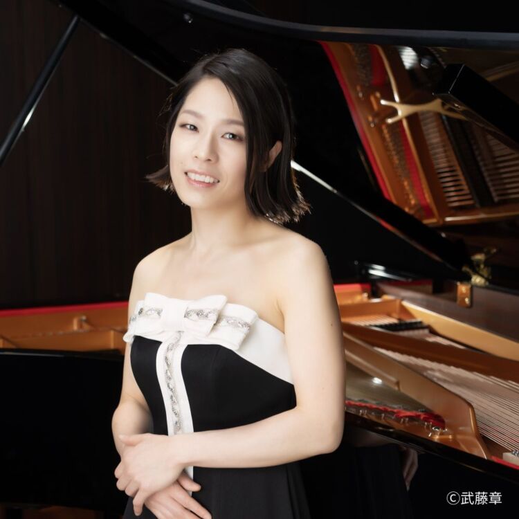 上原彩子ピアノ・リサイタル 
シューマン「謝肉祭」を聴く
